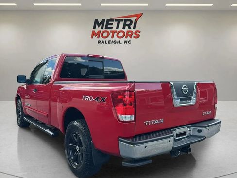 Used 2012 Nissan Titan SV w/ SV Value Truck Pkg image 7
