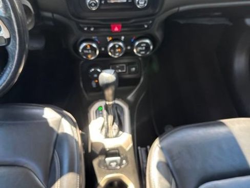 Used 2017 Jeep Renegade Limited AWD/4WD image 30