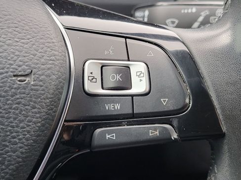 Used 2020 Volkswagen Tiguan SE w/ Panoramic Sunroof Package image 17