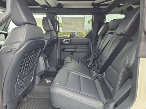 New 2025 Ford Bronco Badlands image 12