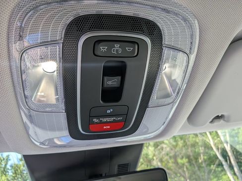 Used 2024 Hyundai Kona Limited AWD/4WD image 27