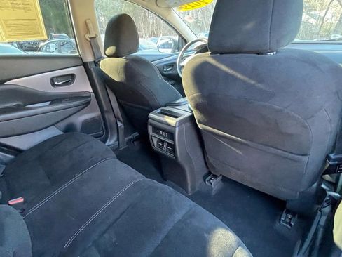 Used 2019 Nissan Murano S image 25