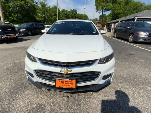 Used 2018 Chevrolet Malibu LT FWD image 3