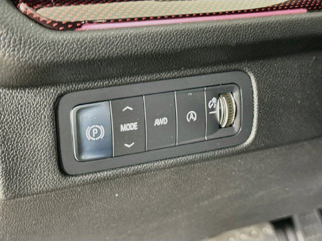 Used 2024 Chevrolet Traverse RS AWD/4WD image 16