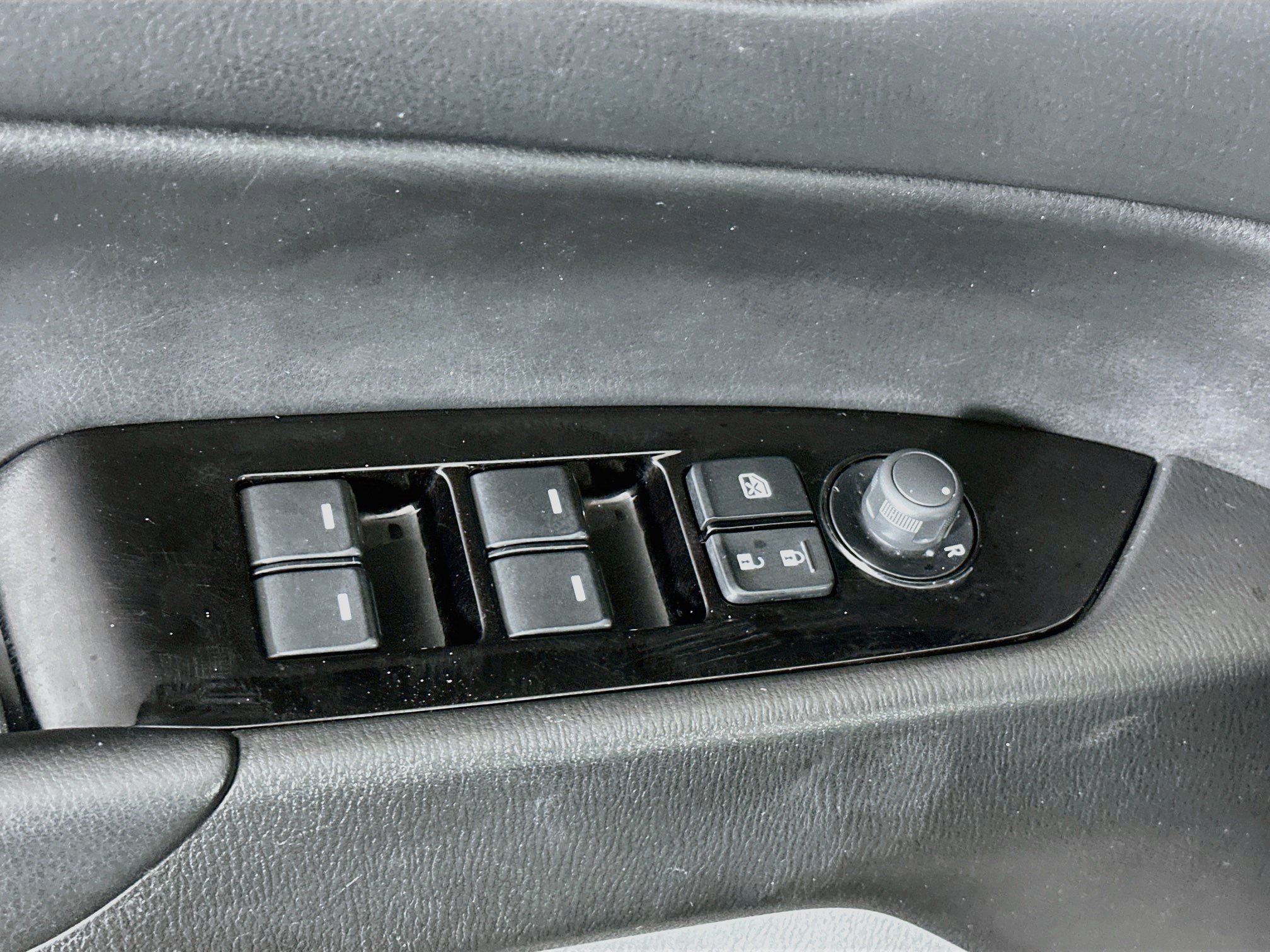Used 2025 MAZDA CX-5 AWD 2.5 S w/ Preferred Package image 15