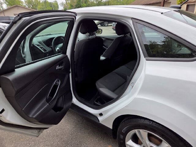 Used 2014 Ford Focus SE FWD image 35