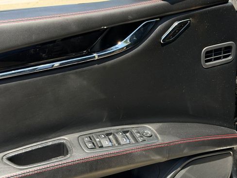 Used 2018 Maserati Quattroporte S RWD image 12