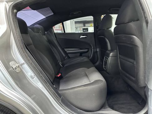 Used 2015 Dodge Charger SE RWD image 15