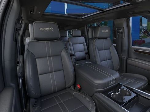 New 2026 Chevrolet Suburban High Country AWD/4WD image 16
