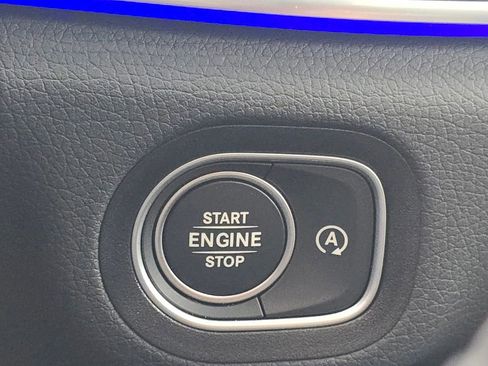 Used 2026 Mercedes-Benz GLS 450 4MATIC image 40