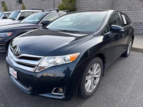Used 2015 Toyota Venza LE AWD/4WD image 3
