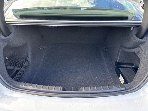 Used 2018 BMW 320i xDrive Sedan AWD/4WD image 14