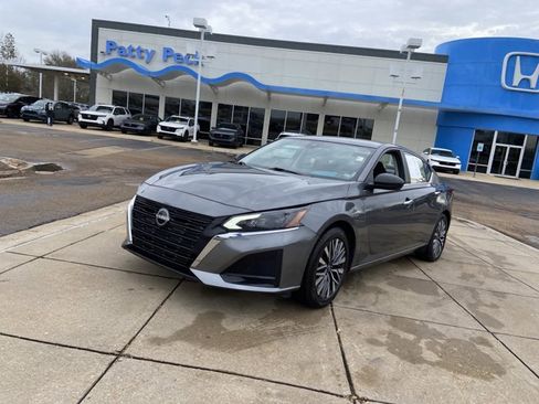 Used 2024 Nissan Altima 2.5 SV image 4