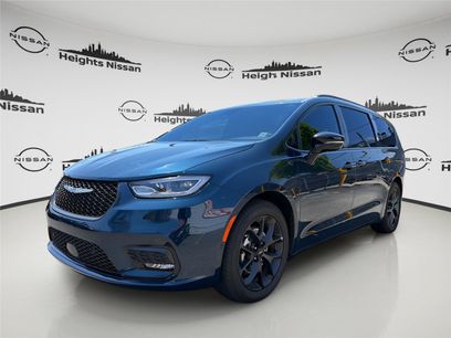 Used 2025 Chrysler Pacifica Limited