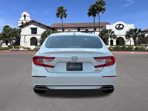 Used 2021 Honda Accord Touring image 3