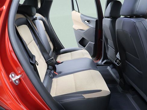 New 2026 Chevrolet Equinox ACTIV w/ Convenience Package III FWD image 30
