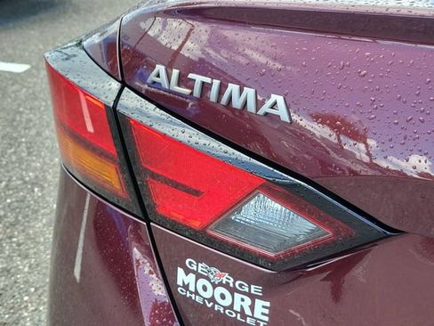 Used 2025 Nissan Altima 2.5 SV FWD image 7