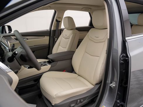 New 2026 Cadillac XT5 Premium Luxury w/ Driver Assist Package AWD/4WD image 14