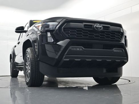 Used 2025 Toyota Tacoma TRD Sport w/ TRD Sport Upgrade Package AWD/4WD image 53