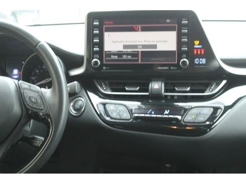 Used 2019 Toyota C-HR XLE FWD image 16