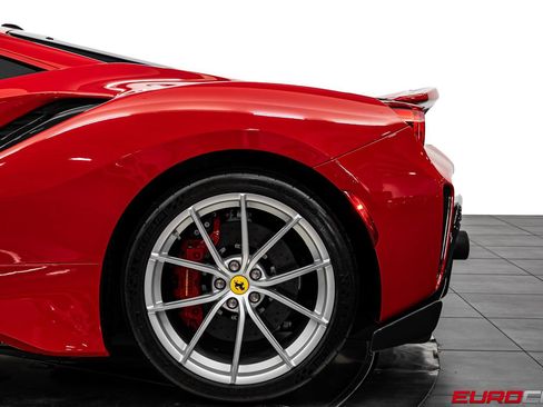 Used 2019 Ferrari 488 Pista Coupe RWD image 23