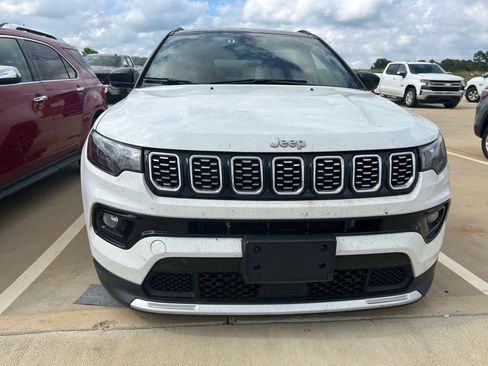 Used 2025 Jeep Compass Limited AWD/4WD image 15