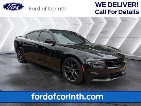 Used 2020 Dodge Charger SXT w/ Blacktop Package image 1