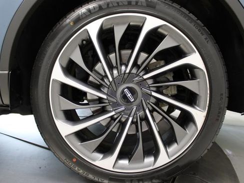 Used 2020 Lincoln Aviator Reserve w/ Equipment Group 202A image 38