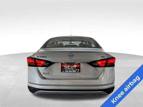 Used 2024 Nissan Altima 2.5 SV FWD image 6