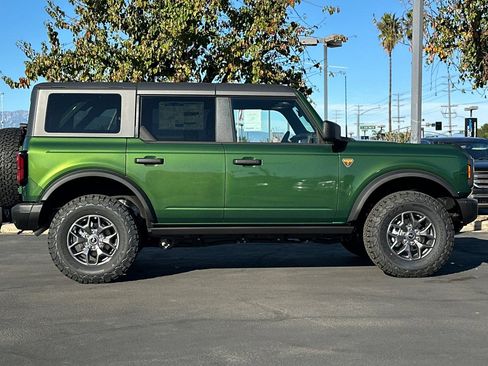 New 2025 Ford Bronco Badlands image 3