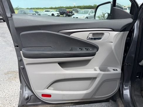 Used 2017 Honda Ridgeline RTS image 13