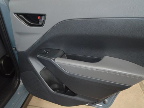 Used 2025 Subaru Crosstrek 2.0i Premium image 12