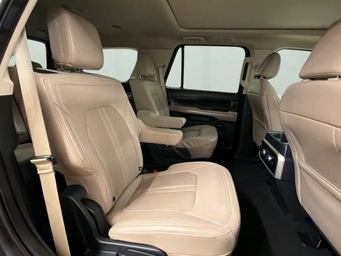 Used 2024 Ford Expedition Limited AWD/4WD image 14