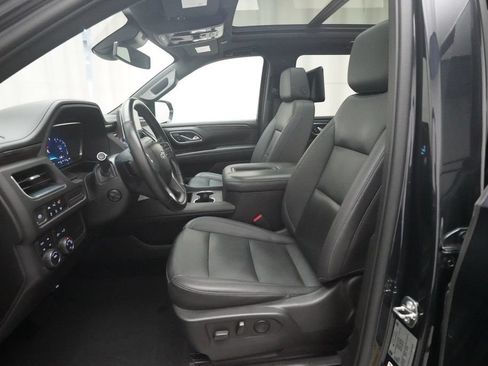 Used 2023 Chevrolet Suburban Z71 w/ Luxury Package AWD/4WD image 6