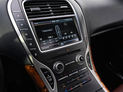 Used 2016 Lincoln MKX Reserve w/ Climate Package image 28