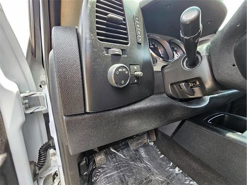 Used 2008 Chevrolet Silverado 1500 LT w/ Suspension Package, Off-Road AWD/4WD image 26