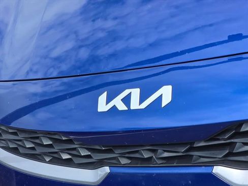 Used 2024 Kia Forte LXS w/ LXS Technology Package FWD image 25