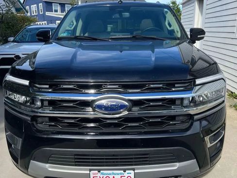 Used 2024 Ford Expedition Limited image 1