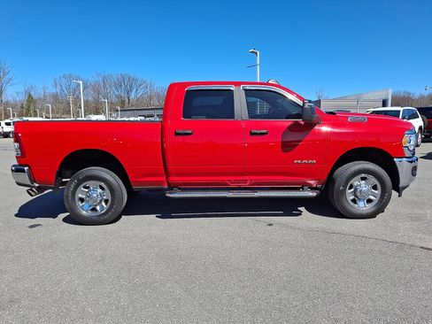 Used 2024 RAM 2500 Big Horn w/ Bed Utility Group image 7