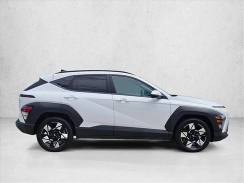 Used 2024 Hyundai Kona SEL FWD image 4