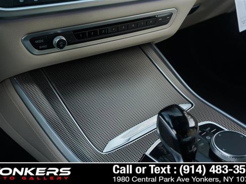 Used 2022 BMW X5 xDrive40i w/ M Sport Package image 31