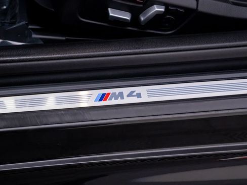 Used 2018 BMW M4 Convertible RWD image 16