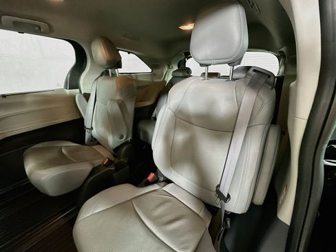 Used 2024 Toyota Sienna Limited AWD/4WD image 25