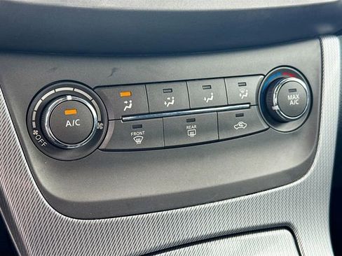 Used 2014 Nissan Sentra SR w/ Premium Package FWD image 16