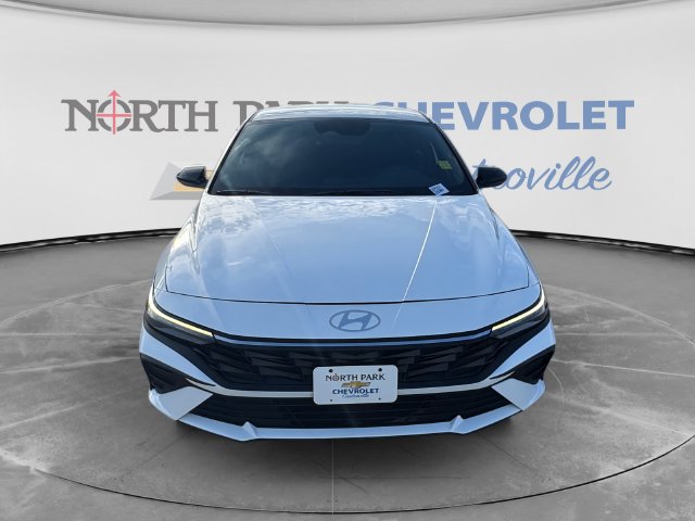 Used 2025 Hyundai Elantra Sport FWD image 8