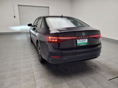 Used 2025 Volkswagen Jetta SE image 6