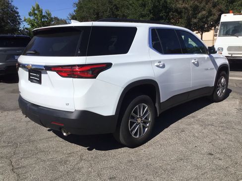 Used 2023 Chevrolet Traverse LT FWD image 3