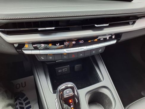 Used 2024 Cadillac XT4 Premium Luxury FWD image 25