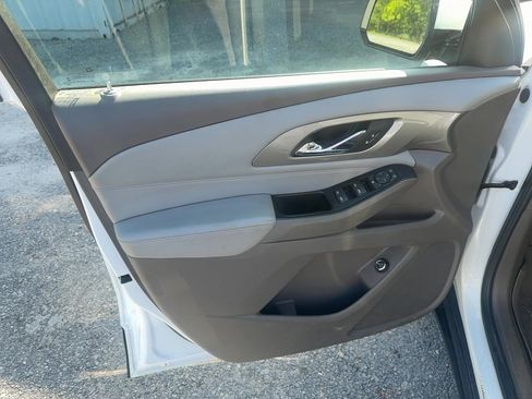 Used 2019 Chevrolet Traverse LT w/ LPO, Floor Liner Package AWD/4WD image 16