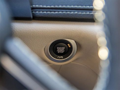 Used 2022 Chrysler Pacifica Touring-L image 30